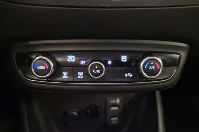 Opel Crossland (2021) thumbnail 3