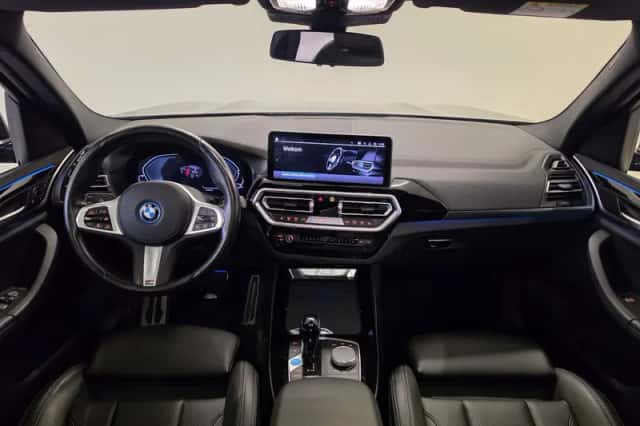 BMW iX3 (2022) thumbnail 6
