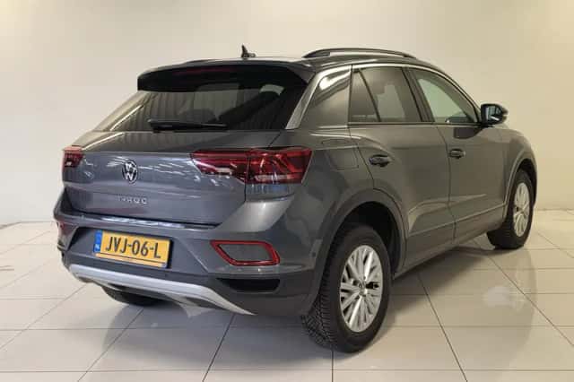 Volkswagen T-Roc (2023) thumbnail 5