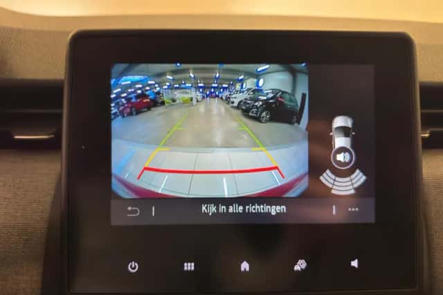 Renault Clio (2024) thumbnail 3