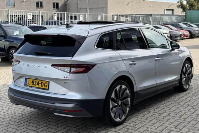 Škoda Enyaq (2021) thumbnail 2
