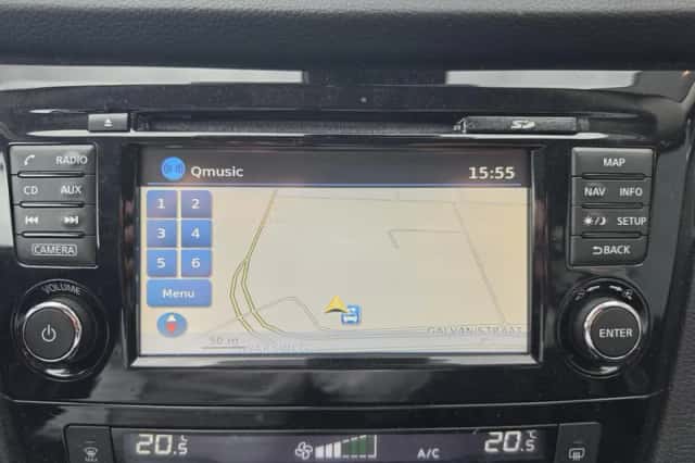 Nissan Qashqai (2015) thumbnail 2