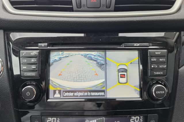 Nissan Qashqai (2015) thumbnail 3