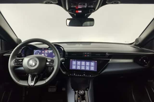 Alfa Romeo Junior (2025) thumbnail 3