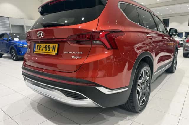 Hyundai Santa Fe (2021) thumbnail 2