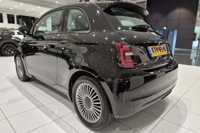 Fiat 500 (2023) thumbnail 6