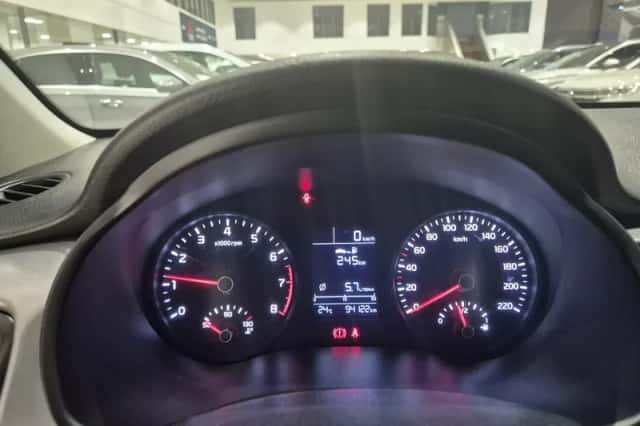 Kia Rio (2018) thumbnail 3