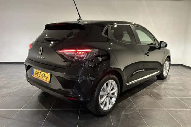 Renault Clio (2024) thumbnail 2