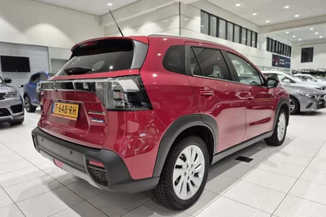 Suzuki S-Cross (2023) thumbnail 2