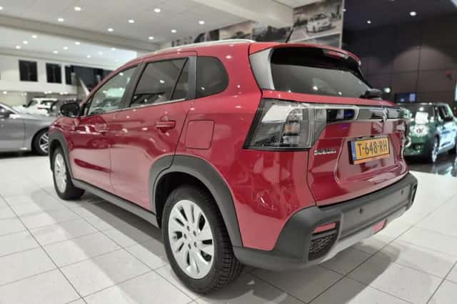 Suzuki S-Cross (2023) thumbnail 5