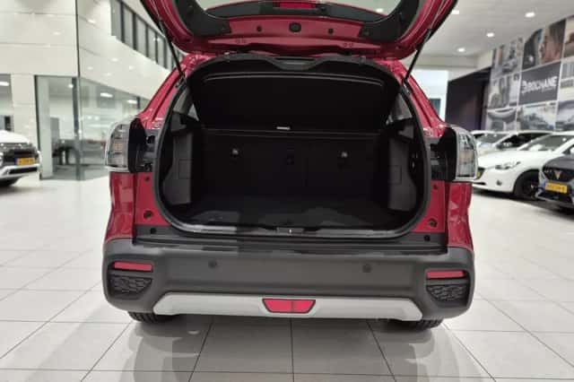 Suzuki S-Cross (2023) thumbnail 6
