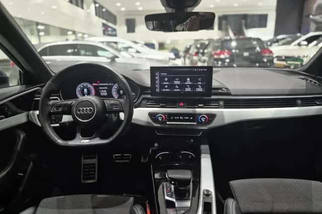 Audi A4 (2020) thumbnail 2