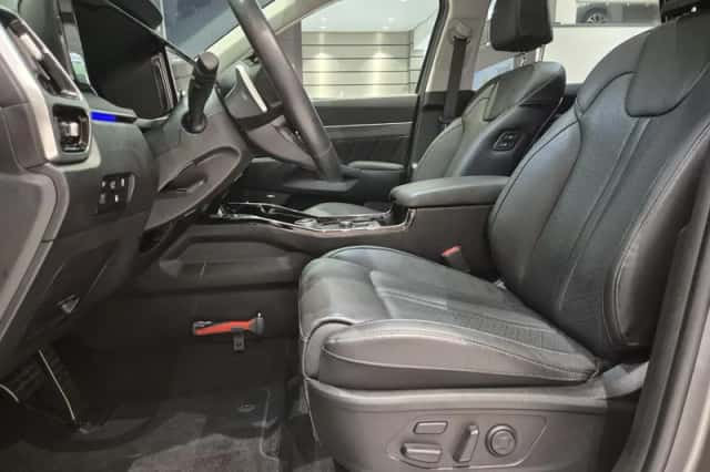 Kia Sorento (2024) thumbnail 6