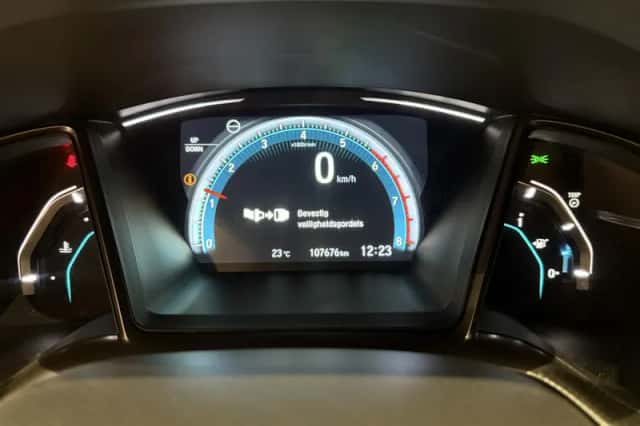 Honda Civic (2017) thumbnail 4