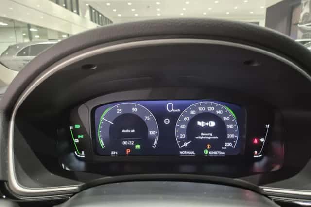 Honda Civic (2023) thumbnail 4