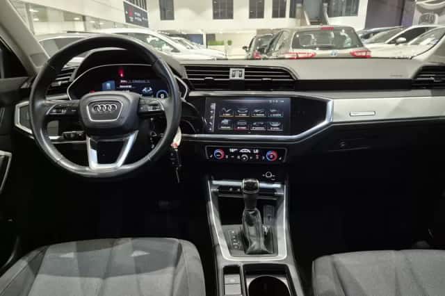 Audi Q3 (2020) thumbnail 3