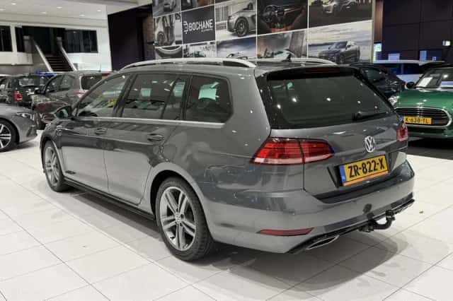 Volkswagen Golf (2019) thumbnail 5