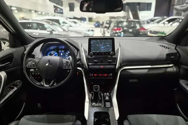 Mitsubishi Eclipse Cross (2021) thumbnail 3