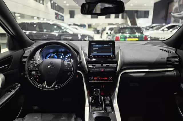 Mitsubishi Eclipse Cross (2023) thumbnail 3