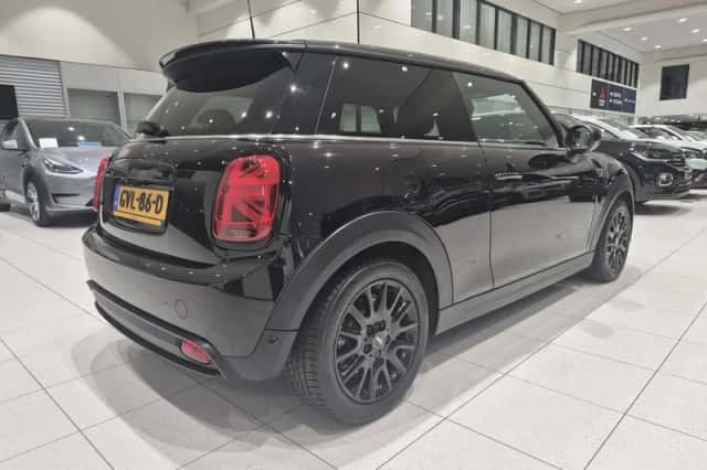 MINI Mini Electric (2022) thumbnail 2