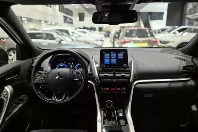 Mitsubishi Eclipse Cross (2022) thumbnail 3