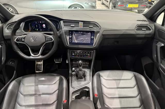 Volkswagen Tiguan (2023) thumbnail 3