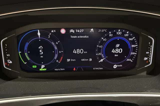 Volkswagen Tiguan (2023) thumbnail 4