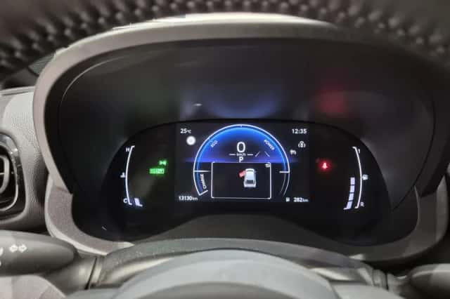 Toyota Yaris Cross (2024) thumbnail 3