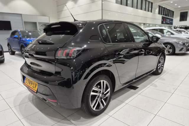 Peugeot 208 (2023) thumbnail 2
