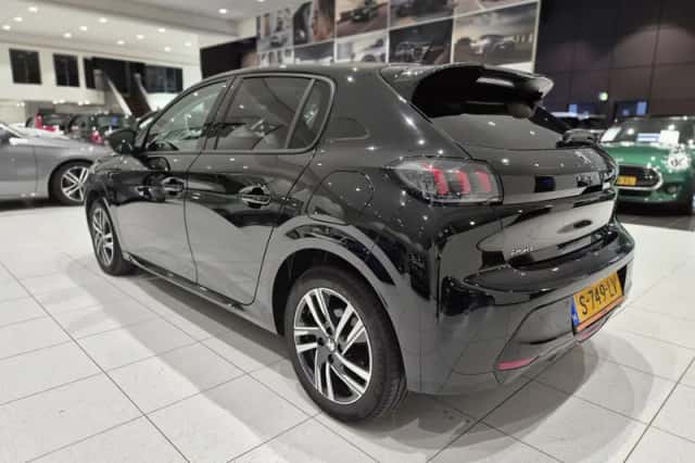Peugeot 208 (2023) thumbnail 6