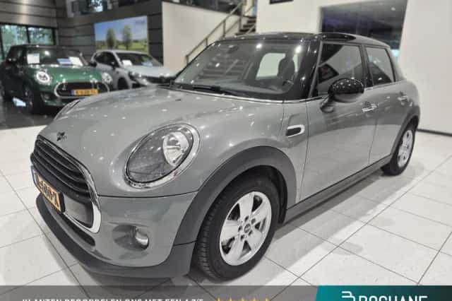 MINI Cooper (2018) thumbnail 1
