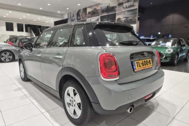 MINI Cooper (2018) thumbnail 6