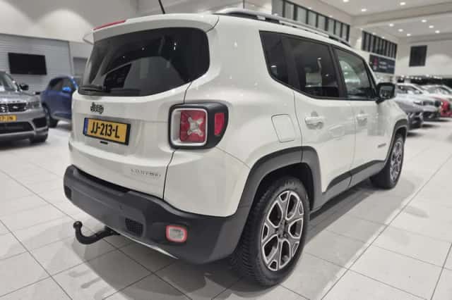 Jeep Renegade (2016) thumbnail 2
