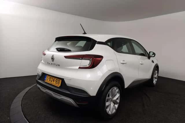 Renault Captur (2021) thumbnail 2