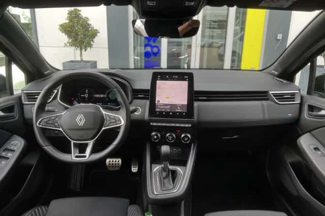 Renault Clio (2025) thumbnail 3