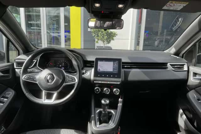 Renault Clio (2021) thumbnail 3
