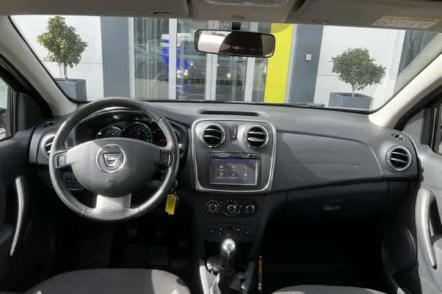 Dacia Sandero (2016) thumbnail 3