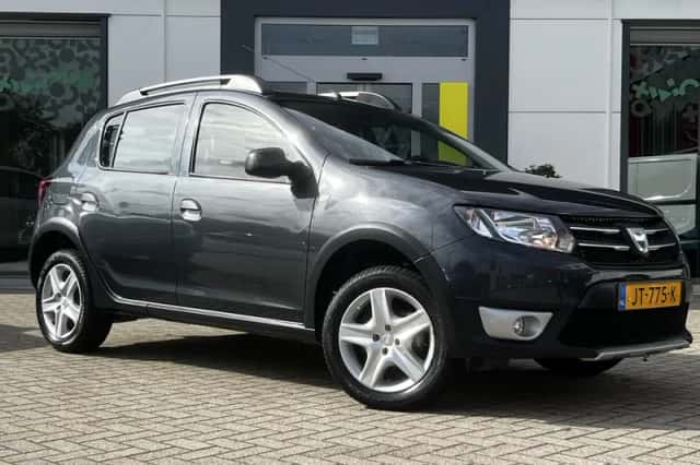 Dacia Sandero (2016) thumbnail 5