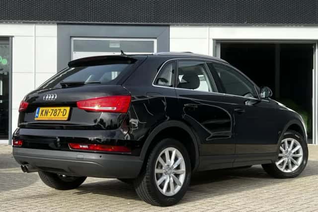 Audi Q3 (2016) thumbnail 2