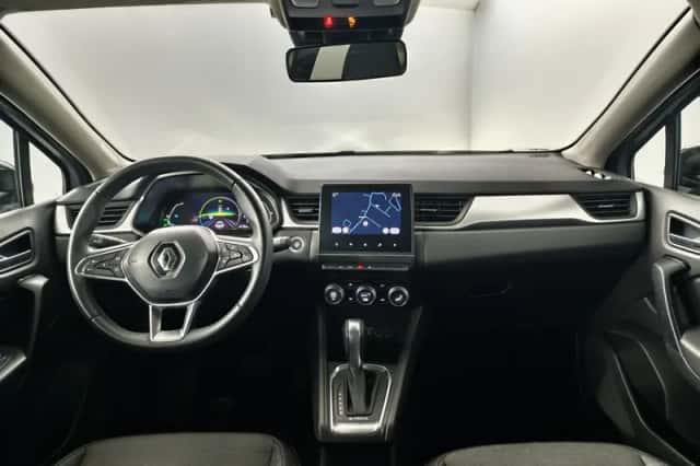 Renault Captur (2023) thumbnail 3