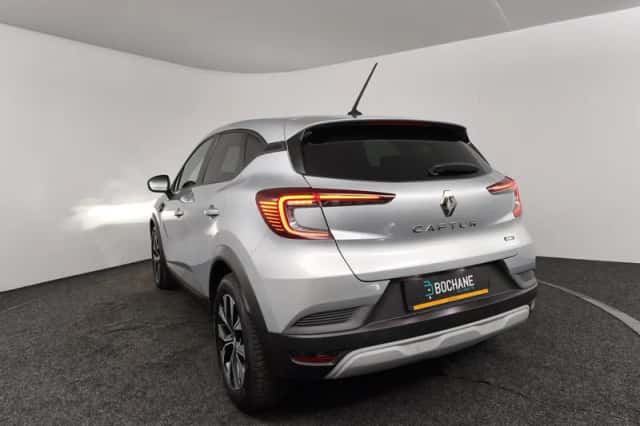 Renault Captur (2023) thumbnail 6