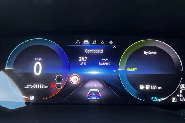 Renault Captur (2021) thumbnail 4