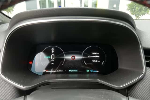 Renault Clio (2025) thumbnail 4