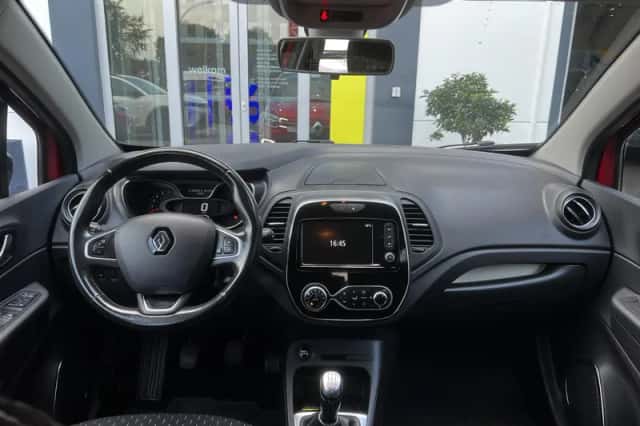 Renault Captur (2017) thumbnail 3