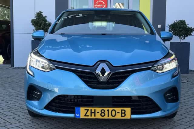 Renault Clio (2019) thumbnail 2