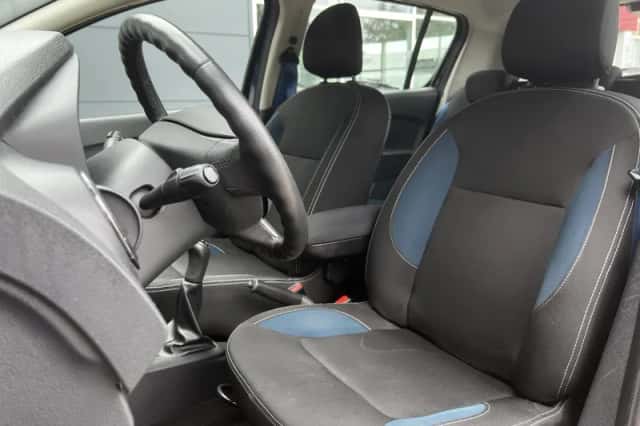 Dacia Sandero (2016) thumbnail 6