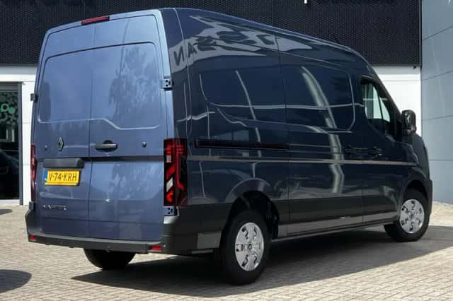 Renault Master (2024) thumbnail 2