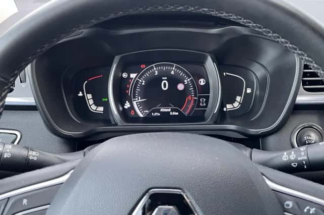 Renault Kadjar (2021) thumbnail 4