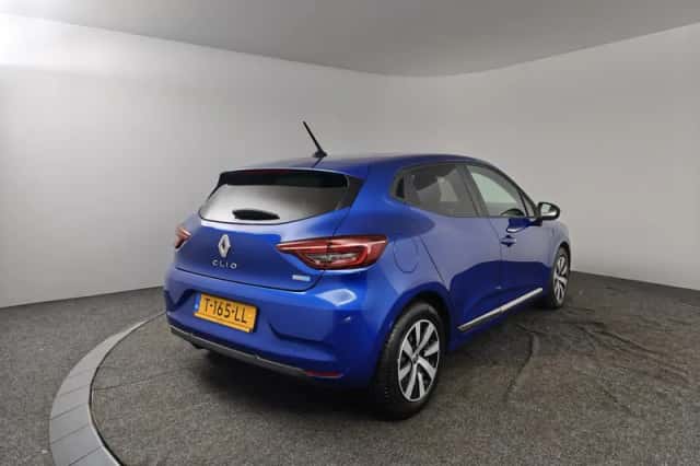 Renault Clio (2023) thumbnail 2