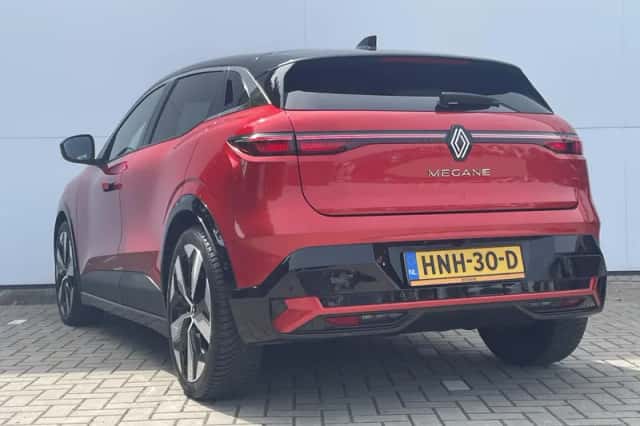 Renault Mégane E-Tech (2022) thumbnail 6